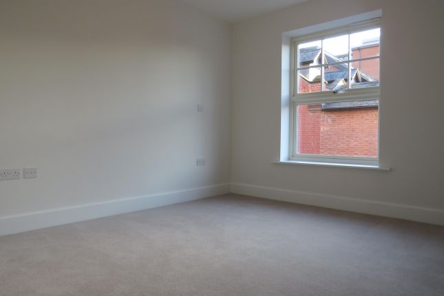 Flat to rent in Mill Street, Worcester