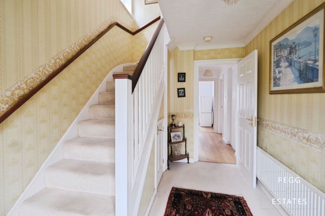 1 Durham Close, Paignton photo 2