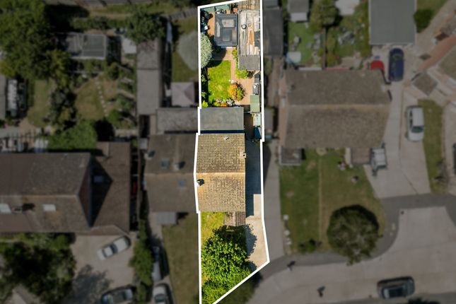 3-bed semi-detached on 7 Golders Close, Aylesbury, £535,000