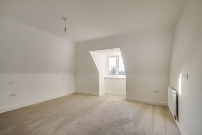 21, Elizabeth Court, Bathurst Walk, Iver photo 5