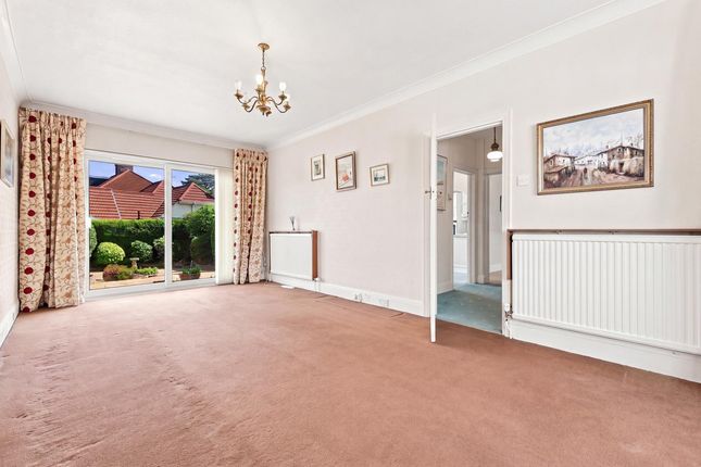 40, Sutherland Boulevard, Leigh-on-sea photo 2