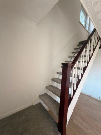 13, Blaen Nant, Llanelli photo 4