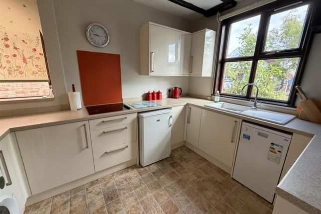 13, Kingsley Avenue, Daventry photo 2
