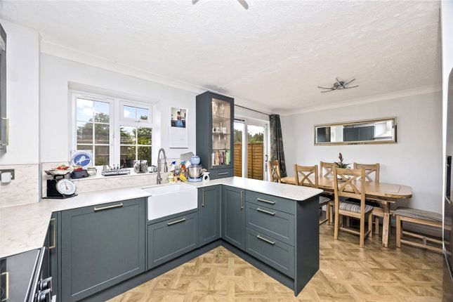 7, Glebeside Close, Worthing photo 2