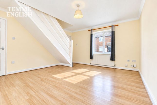 17 Burgundy Gardens, Basildon photo 4