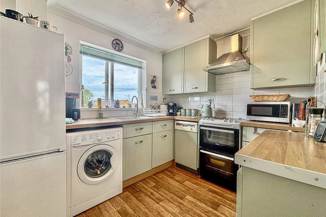 Flat 7, 4, Waltham Close, Margate photo 4