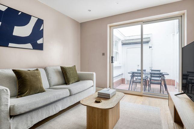 Flat to rent in Notting Hill, London