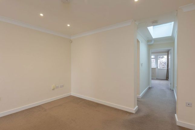 14, Dover Road East, Gravesend photo 5