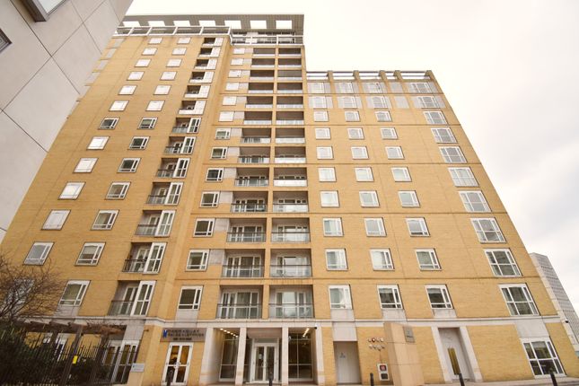 Flat to rent in Westferry Circus, Canary Wharf, London