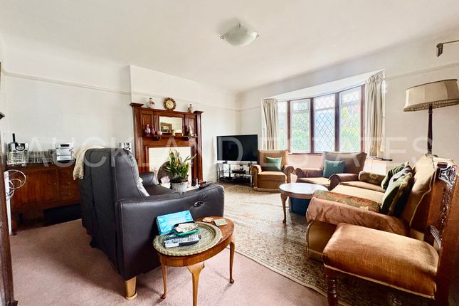 78, Ladbrooke Drive, Potters Bar photo 3
