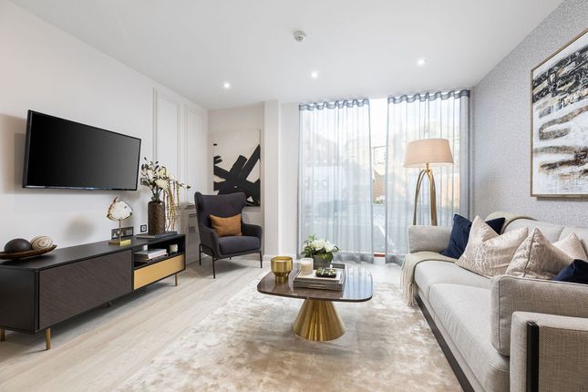 1-bed flat on 74, Fielders Crescent, Barking, £280,000
