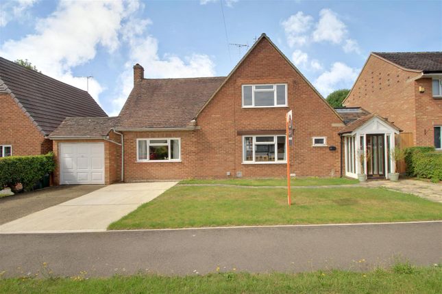 3-bed detached on 15, Hilltop Road, Kings Langley, £750,000