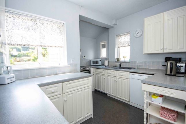 37, Whitelands Avenue, Rickmansworth photo 3