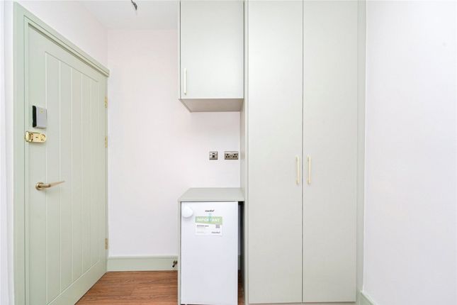 Room 7, 368, Church Road, Middlesex photo 3
