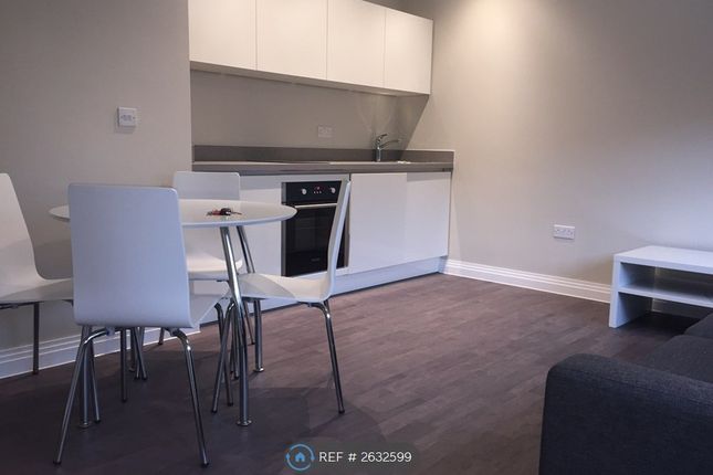 Kitchen, Lounge