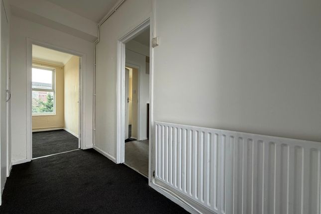 718, Uxbridge Road, Hayes photo 3