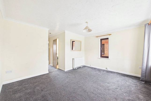 11, Woodford Court, Gloucester photo 2