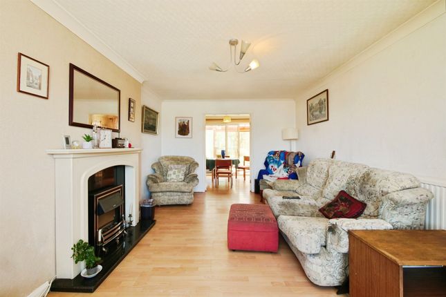 6, Chiltern Way, York photo 3