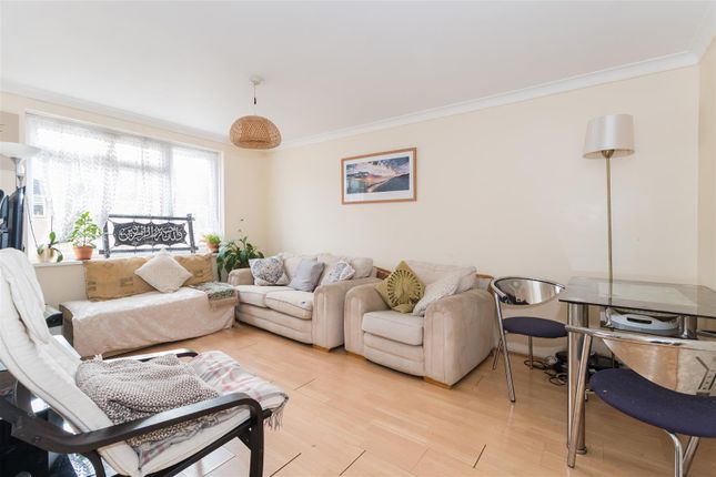 Flat for sale in Ridge Bank, Cippenham, Slough