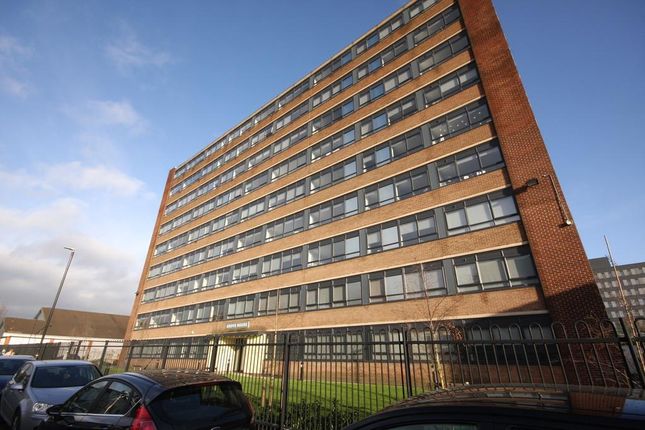 Flat to rent in Skerton Road, Old Trafford, Manchester
