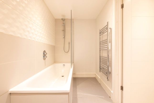 Flat 75 Premier House, 112, Station Road, London photo 4