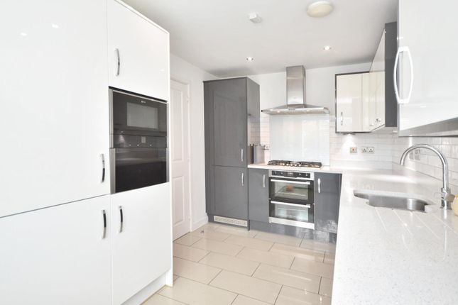 8, Titus Way, Bristol photo 4