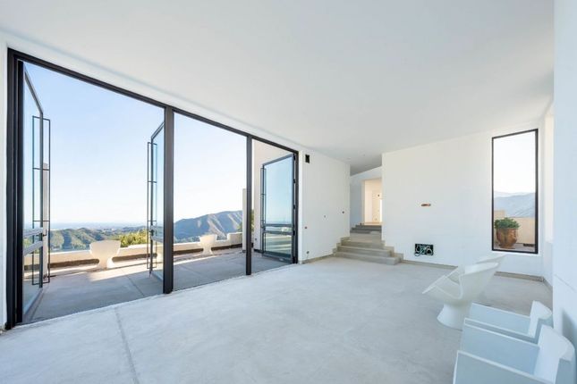 Villa for sale in Istán, Málaga, Andalusia, Spain