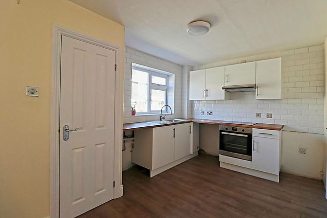 90, Gladwyns, Basildon photo 4
