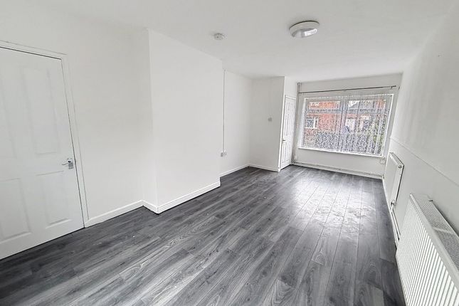 103 Tawney Crescent, Stoke on Trent photo 3
