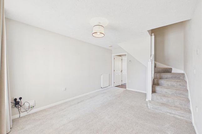 25, Robinia Drive, Hull photo 2
