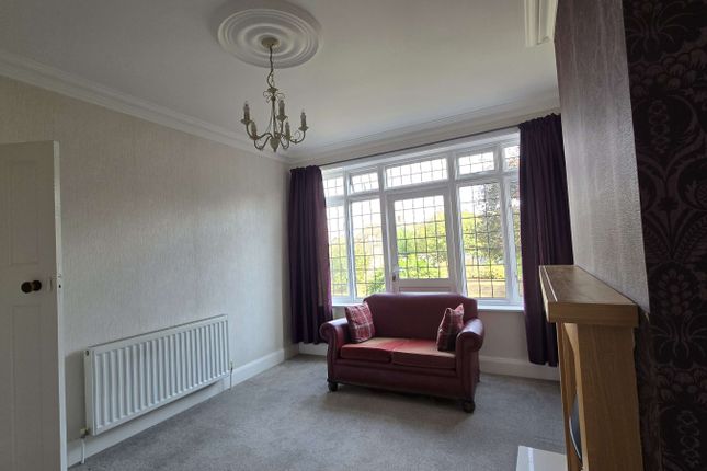 17 Whitehill Avenue, Luton photo 5