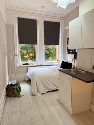 Studio flat on Studio A Linden Mansions,, Hornsey Lane, London, £1,436/mo