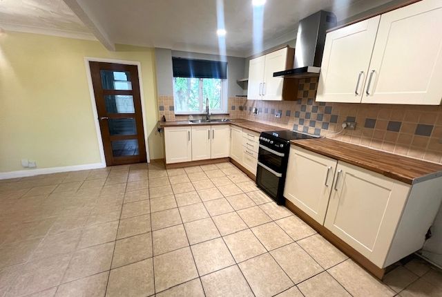 38, Oakway, Cardiff photo 2
