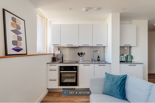 Studio Apartment, Berkshire House Queen Street, Maidenhead photo 3