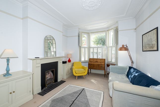 5 Tregarvon Road, London, Greater London photo 4