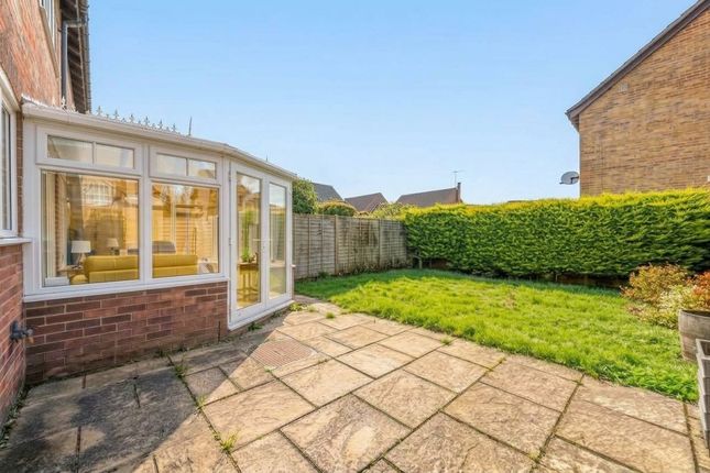 13 Vicarage Gardens, Salisbury photo 2