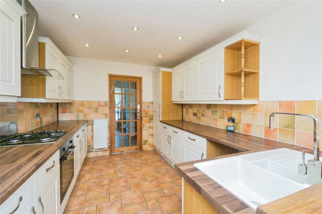 74, Top Llan Road, Colwyn Bay photo 4