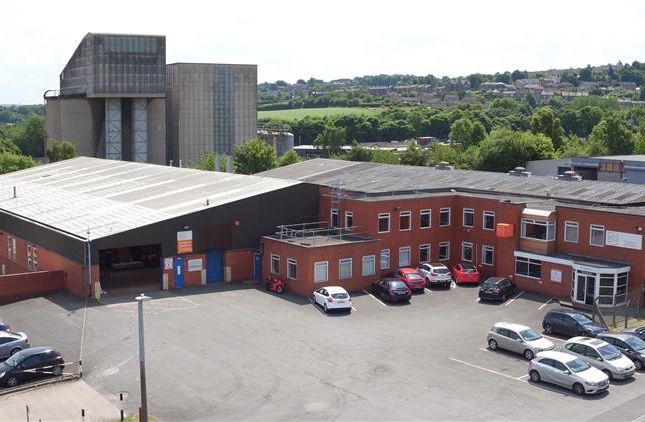 Light industrial to let in Bretton Street, Dewsbury, West Yorkshire