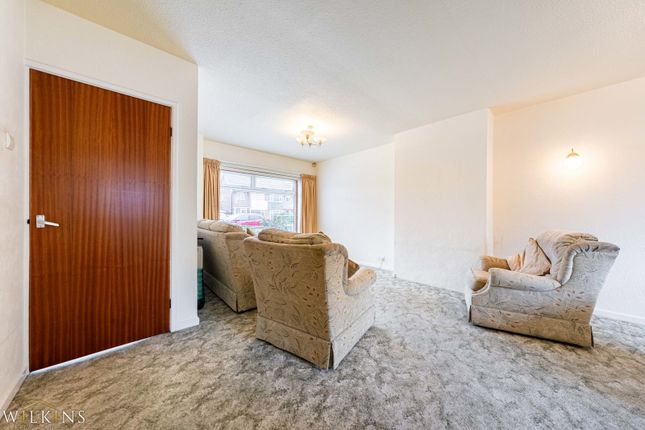 2, Stonewell Crescent, Warwickshire photo 2