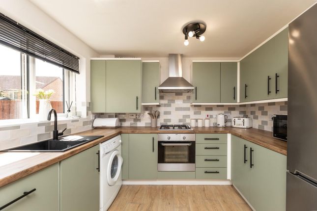 1, Seaton Crescent, Knottingley photo 4
