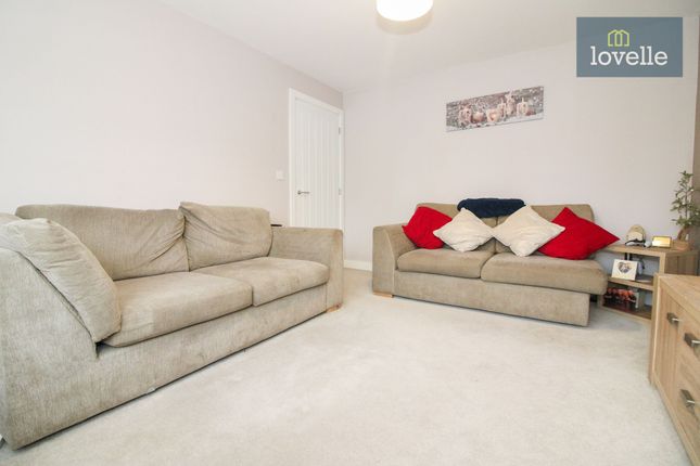 3 Walnut Close, Louth photo 3