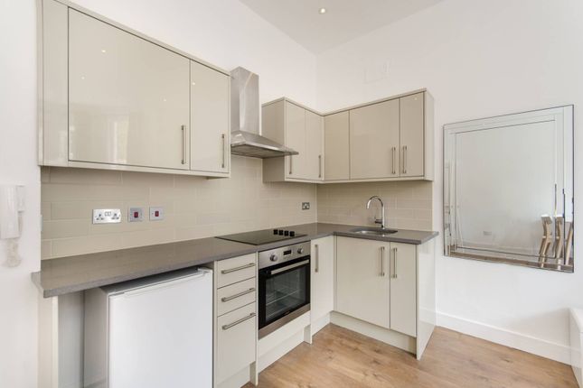 Thumbnail Flat to rent in Nevern Place, Earls Court, London