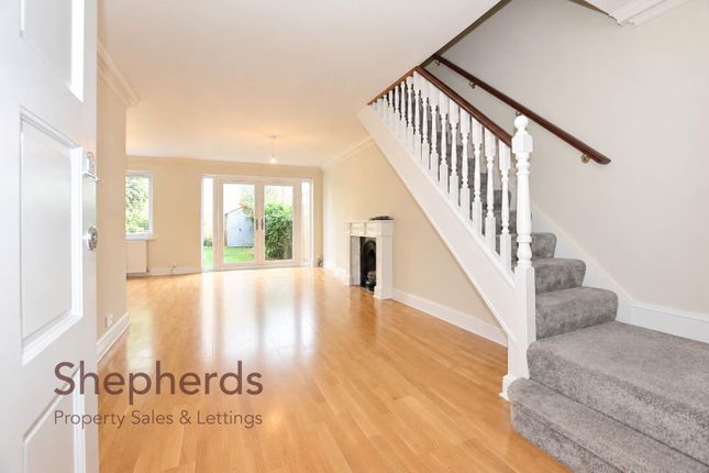 4, Oxford Close, Cheshunt photo 2