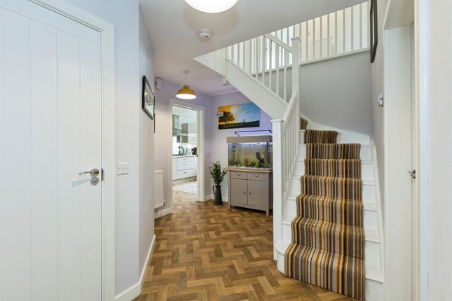 2, Albion Crescent, Corsham photo 2