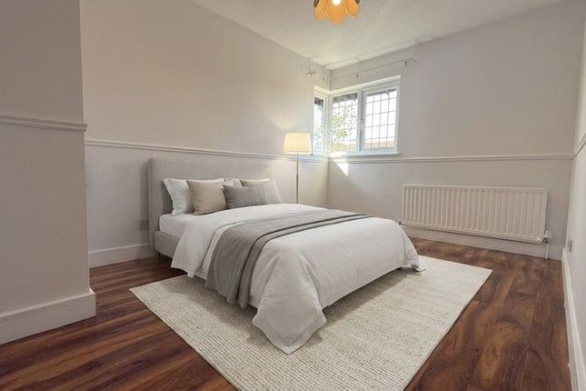 67 Templar Drive, London photo 2