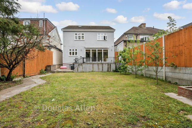 65, Hillview Avenue, Hornchurch photo 2