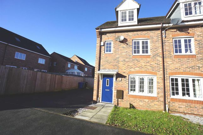 Thumbnail Town house for sale in Martindale Crescent, Wigan
