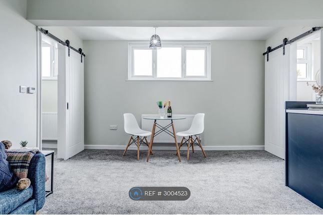 Apartment, Wynyard Road, Sheffield photo 2