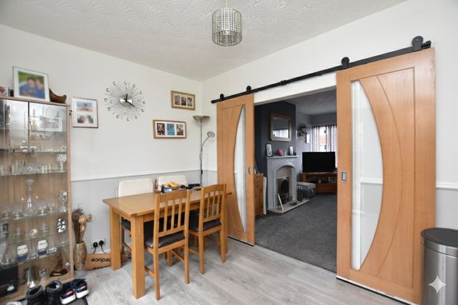 91, Coppice Wood Avenue, Leeds photo 4