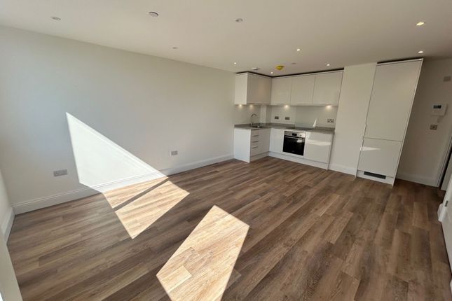 Thumbnail Flat to rent in New Road, Trinity Point New Road